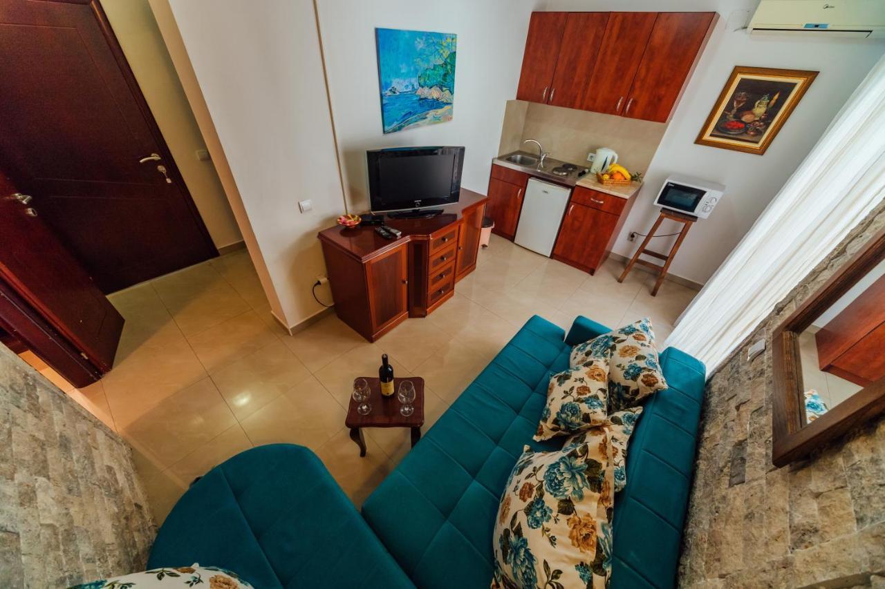 Apartments Andric Petrovac na moru Exterior foto