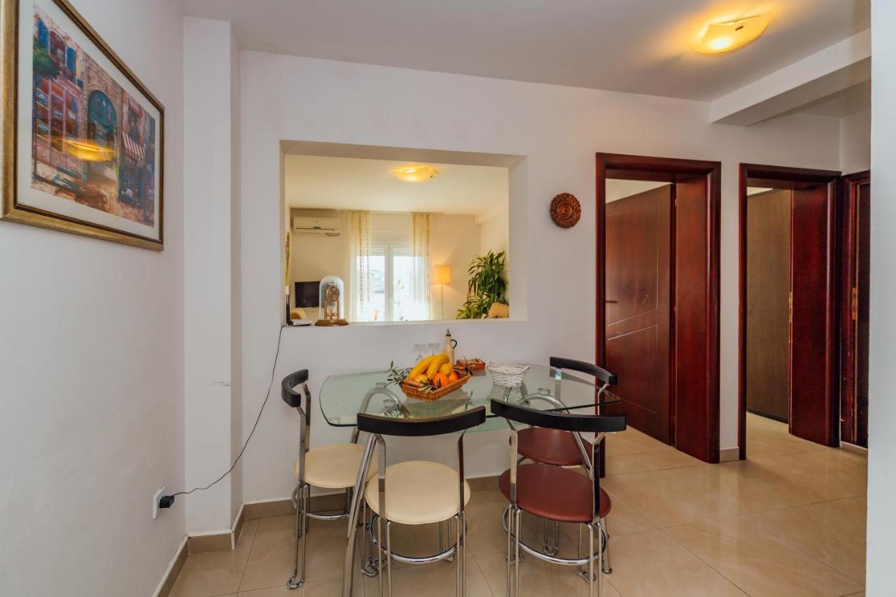 Apartments Andric Petrovac na moru Exterior foto