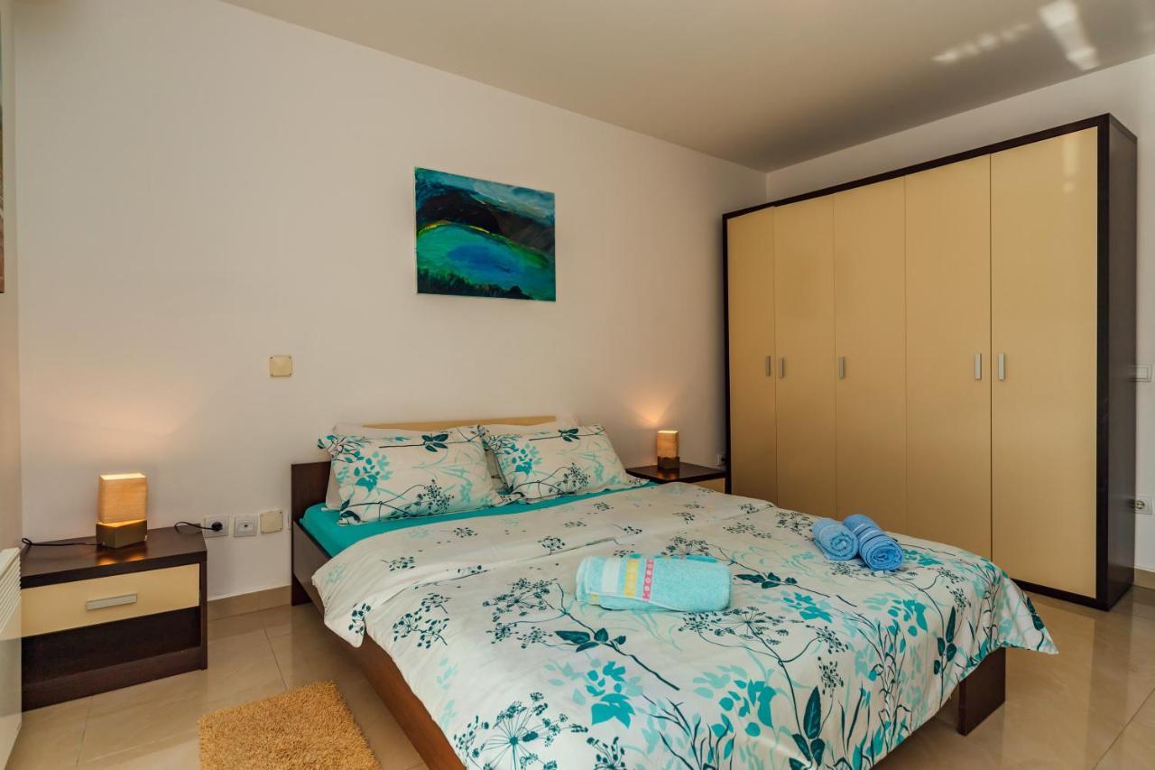 Apartments Andric Petrovac na moru Exterior foto